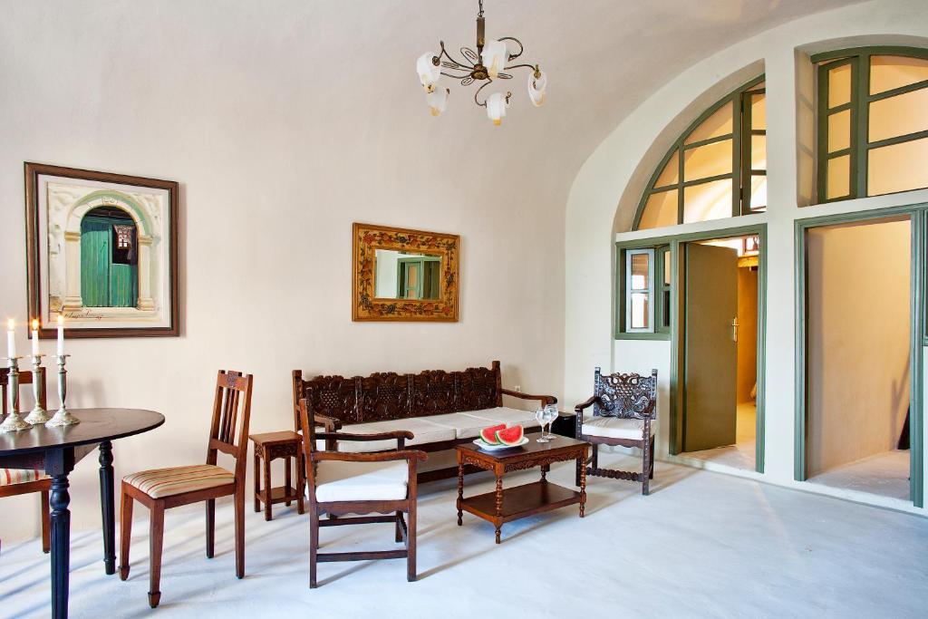 Lava Suites & Lounge Fira  Room photo